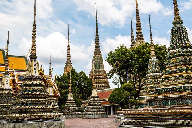 3-Hour Bangkok Walking Tour: Wat Pho and Wat Arun - Your guide: the difference between a good tour and a great one
