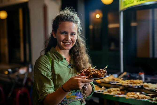 A Magical Evening in Bangkok: Private City Tour - Stop 2: Patpong Night Market for Food, People-Watching, and Easy Browsing