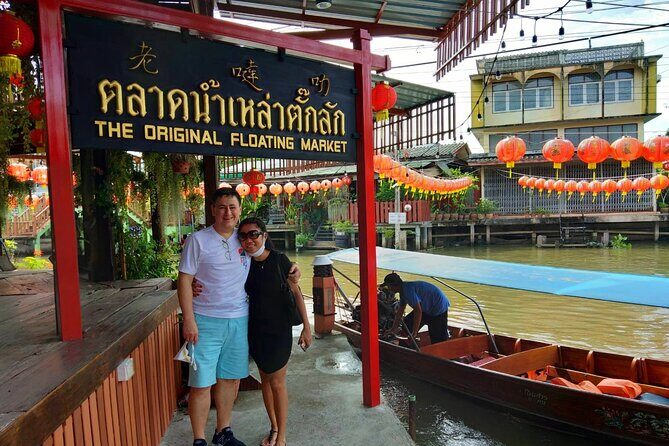 Amphawa Boat Ride & Railway Market: Multi-Lang Private Tour - Entering the Railway Market: Ban Ka Long to Maeklong’s track show