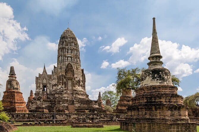 Ayutthaya Bicycle Tour with Scenic Boat Experience - Meeting at Park Ayutthaya Resort and Spa: Where the Tour Actually Starts