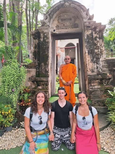 Ayutthaya: Colorful Slow Life Bicycle Tour with local guide. - Key things that make this Ayutthaya bike tour worth it