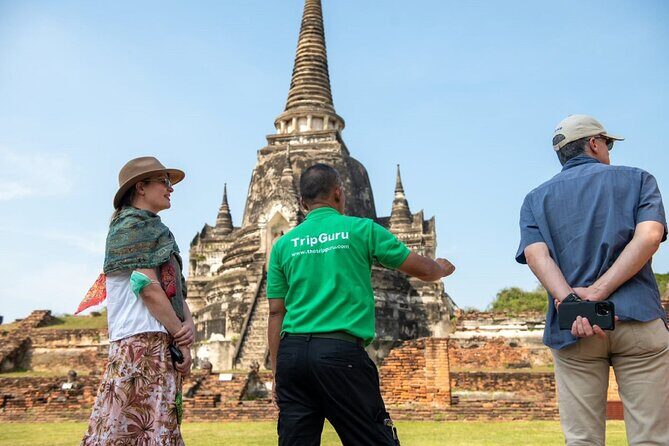 Ayutthaya Customizable Private Tour from Bangkok - Wat Mahathat: the famous Buddha head in tree roots