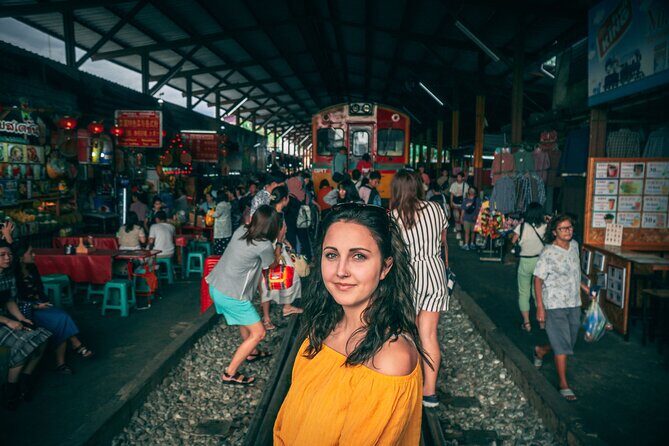 Ayutthaya, Maeklong Railway, Damnoen Saduak Floating Market - Wat Yai Chai Mongkol: A Temple Stop With a Clear Visual Hook