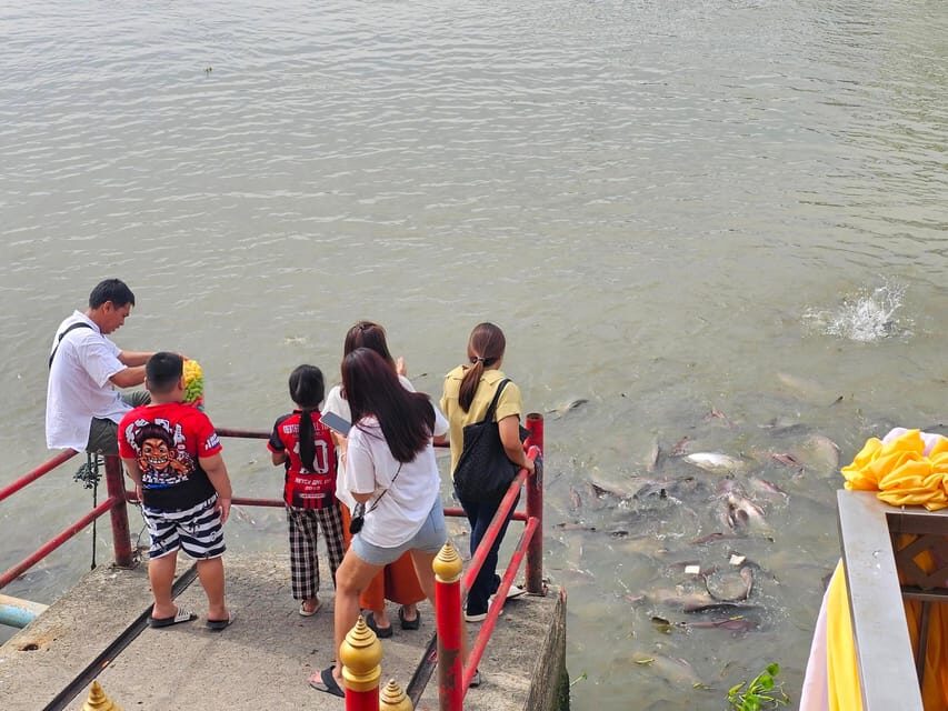 Ayutthaya: Private Boat Tour with Optional Temple Visits - Best time to go: catch the temples with fewer crowds
