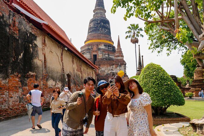 Ayutthaya Summer Palace and Temples Day Tour from Bangkok - Stop 2: Wat Yai Chaya Mongkol and the 62-Meter Chedi