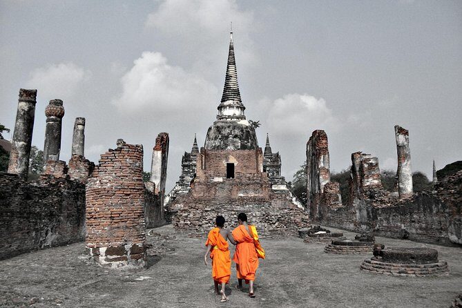 Ayutthaya Sunset Tour: Iconic Temples & Scenic River Boat Ride - The Chao Praya sunset boat ride: the breeze you came for