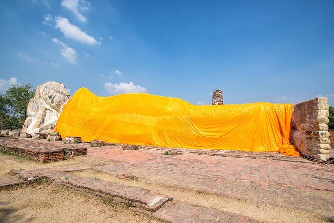 Ayutthaya Temples Tour from Bangkok with Grand Pearl River Cruise - Wat Mahathat: The Royal Monastery Stop