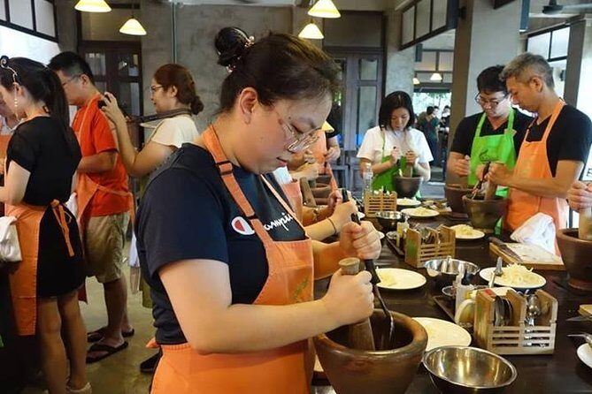 Baipai Thai Cooking School Class in Bangkok - Heat, tools, and practical tips so you enjoy the day