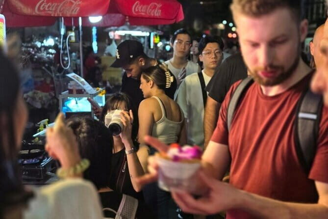 Bangkok: A 4 Hours Tuk Tuk Sightseeing Tour At Iconic Landmarks - Pak Khlong Flower Talat: lotus-folding and market lanes
