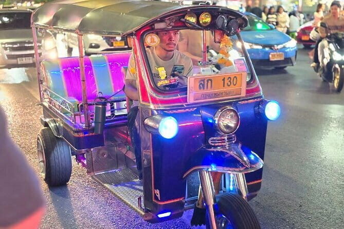 Bangkok: A 4 Hours Tuk Tuk Sightseeing Tour At Iconic Landmarks - Meeting point at BTS Saphan Taksin: easy to find, easy to start