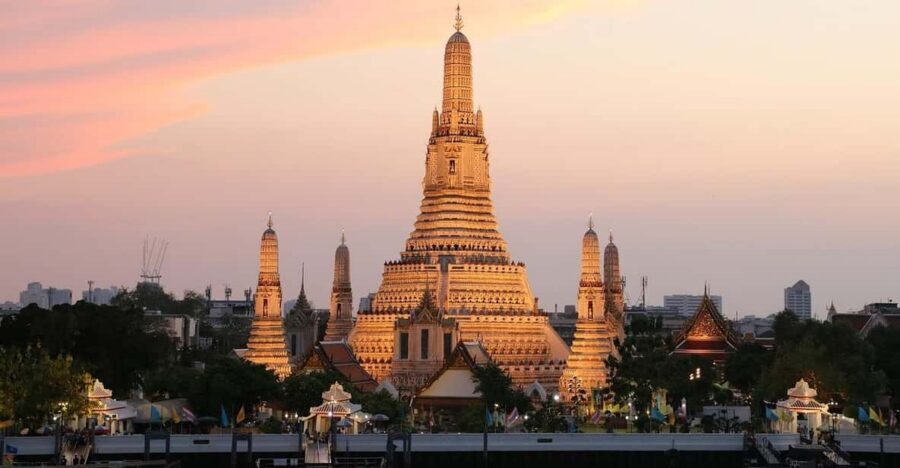 Bangkok: A 4 Hours Tuk Tuk Sightseeing Tour Iconic Landmarks - Why the Wat Arun–Wat Pho–Grand Palace loop works so well after sunset