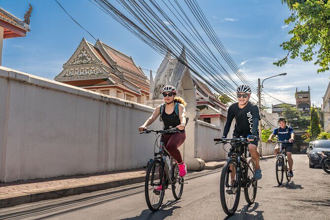 Bangkok: Backstreets and Temple Historic Bike Tour - Rama VIII Bridge: a breather with big-city perspective