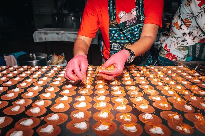 Bangkok Backstreets Food Tour with 15+ Tastings - Stop 3 Back at Yaowarat: Sweet Finish and Easy Ending