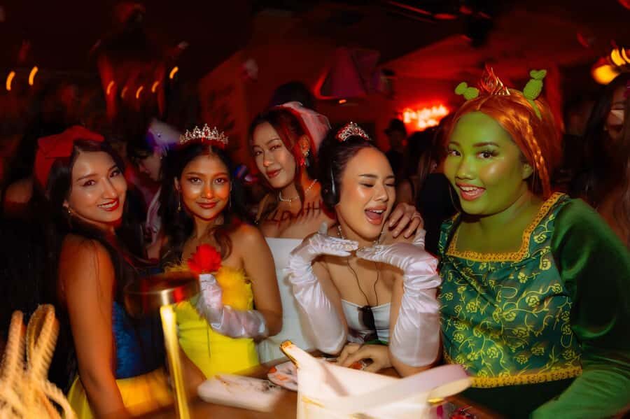 Bangkok: Bar and Club Crawl - Why a Bangkok Bar and Club Crawl Works for First Timers
