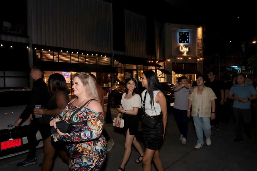 Bangkok: Bar and Club Crawl - What to Bring: ID, Cash, and the Stuff People Forget