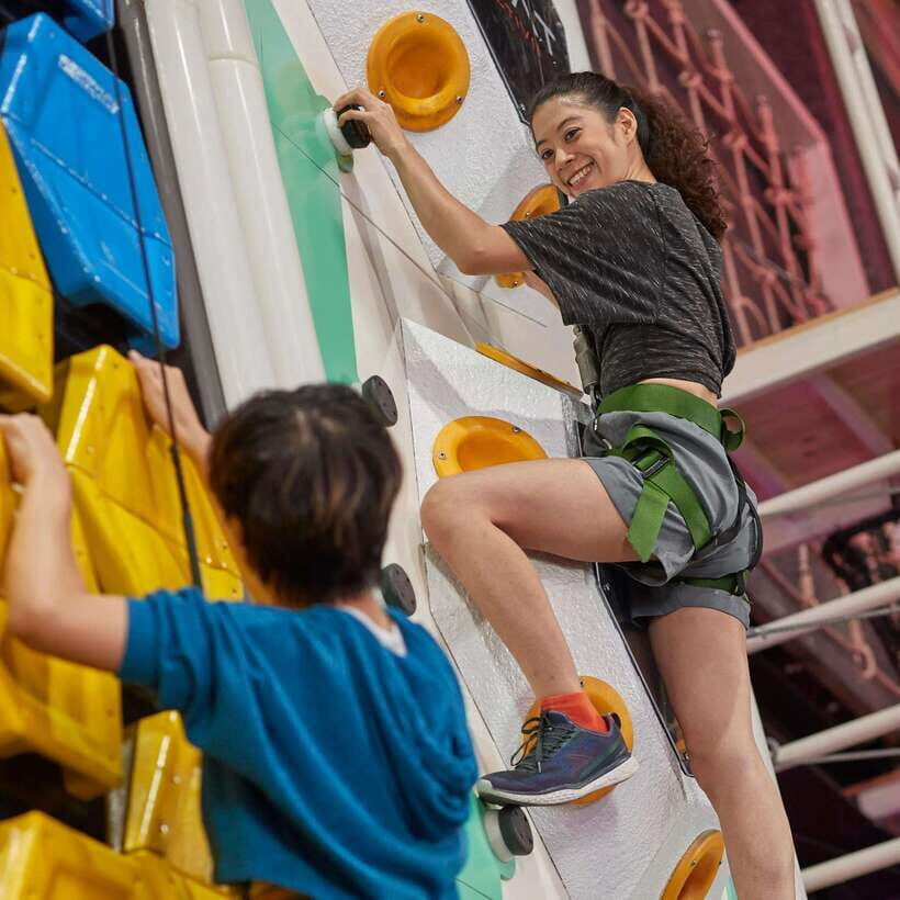 Bangkok: BEAT Active Indoor Sport Experience Ticket - The sport menu: cardio, strength, obstacles, and games