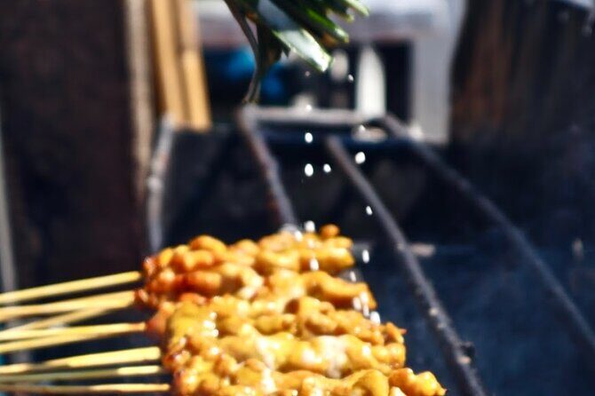 Bangkok by Night Food Tour with 10+ Tastings in Chinatown - How to prepare: shoes, appetite, and handling spice or seafood