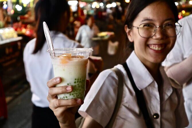 Bangkok by Night Food Tour with 10+ Tastings in Chinatown - Should you book this Bangkok by Night Food Tour in Chinatown?