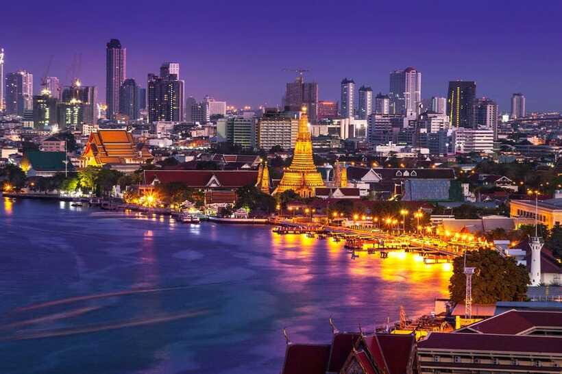 Bangkok: Chao Phraya River Meridian Cruise with Buffet - Wat Arun at night: the money shot you’ll actually remember