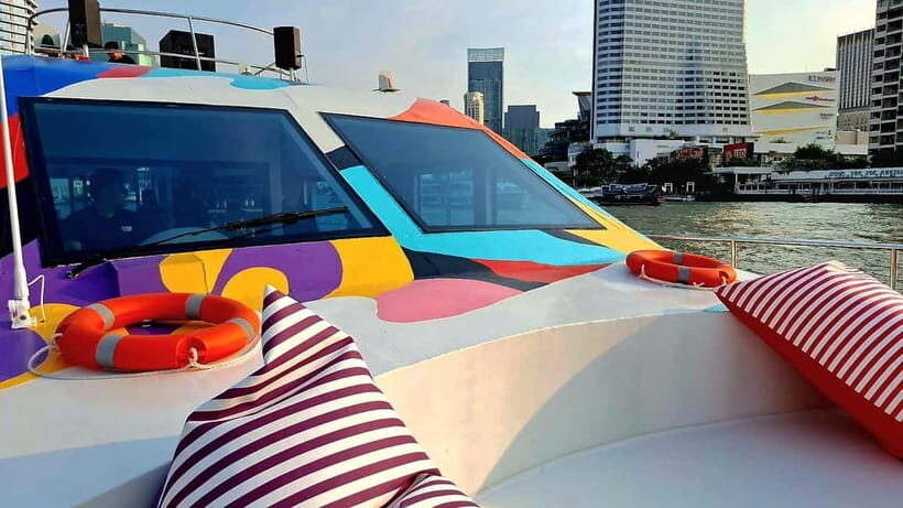 Bangkok : Chaophraya Booze Cruise – Drinks Onboard - River City Boarding: Meet the Crew and Settle In