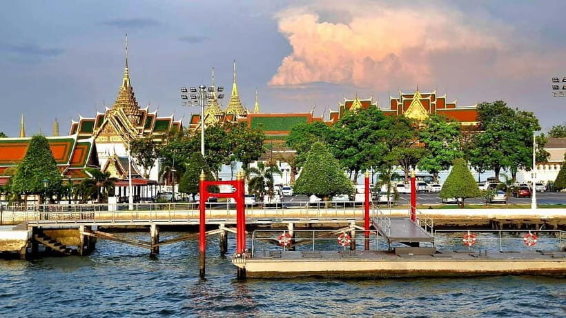 Bangkok : Chaophraya Booze Cruise – Drinks Onboard - Comfort and Deck Tips: Make the Breeze Work for You