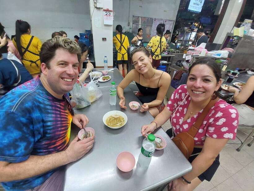 Bangkok: Chinatown Food Tour with Michelin Food Stalls - Meeting at Wat Mangkon Kamalawat (Wat Leng Noei Yi) Before You Eat