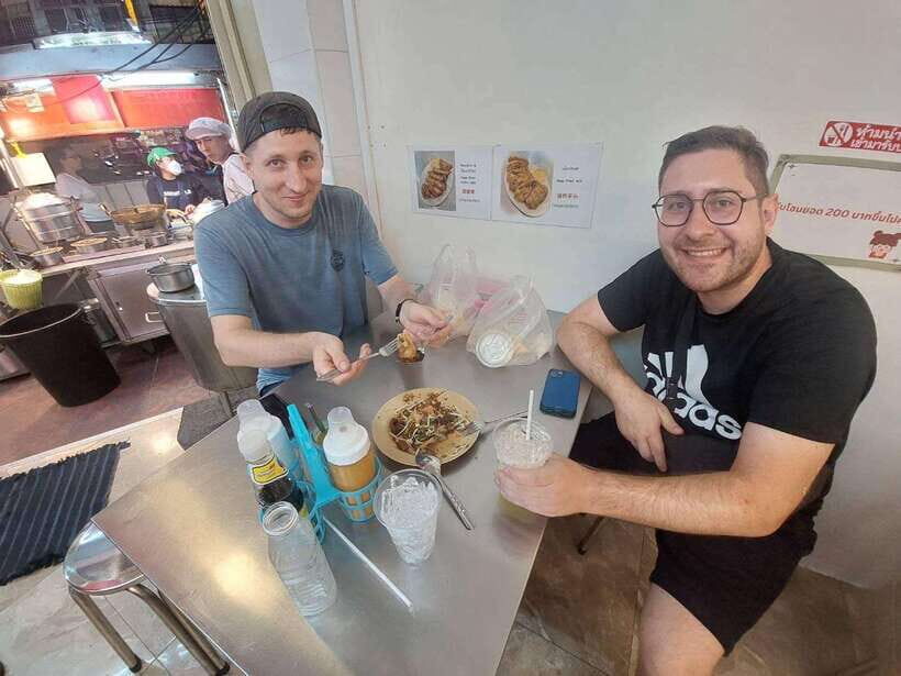 Bangkok: Chinatown Food Tour with Michelin Food Stalls - Dessert and Tea at the End: A Clean Finish That Still Feels Chinese