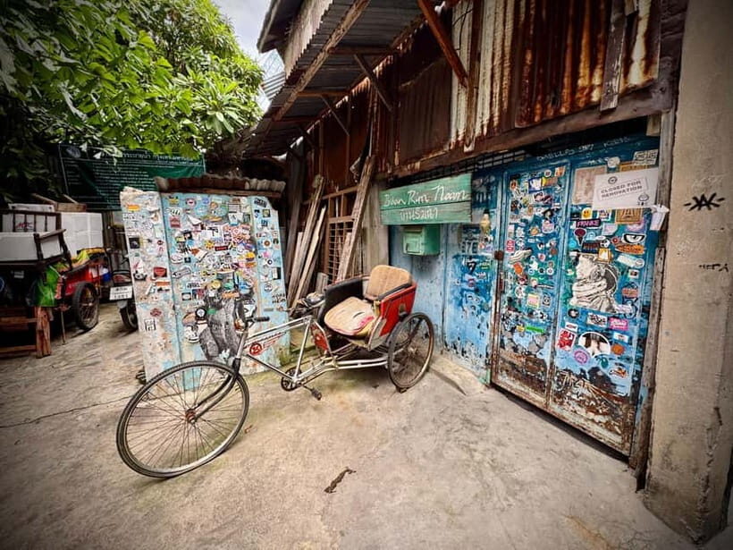 Bangkok: Chinatown & Taladnoi Street Art Guided Walking Tour - Tian Fah Foundation Hospital: a powerful twist on what a “tour” can teach