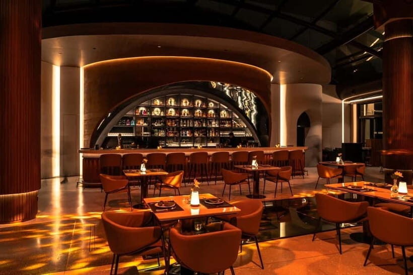 Bangkok: Cielo Sky Bar & Restaurant Rooftop - Service and ambiance: polished without feeling stiff