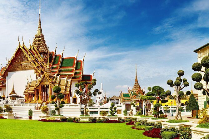 Bangkok: City Highlights Temple and Market Walking Tour - River City Bangkok start: the calm way to begin temple day