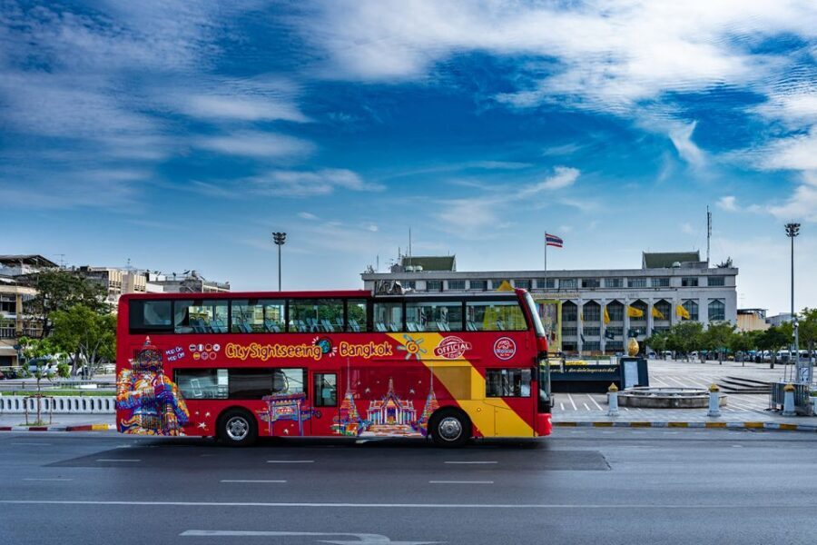 Bangkok: City Sightseeing Hop-On Hop-Off Bus Tour - Understanding the route: Red Line vs Blue Line stops