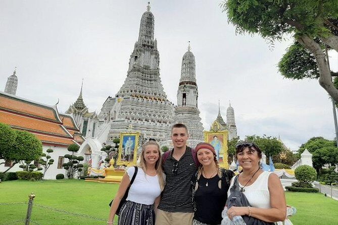 Bangkok City Sightseeing Tour with Grand Palace Private - Getting picked up at 9:00 am and staying on schedule