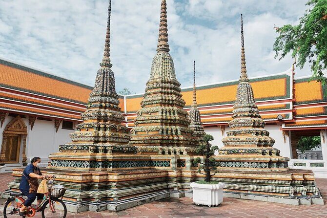 Bangkok City Tour with Guided Temple Visits and Shared Transfers - Stop 1: Wat Traimit and the solid gold Golden Buddha