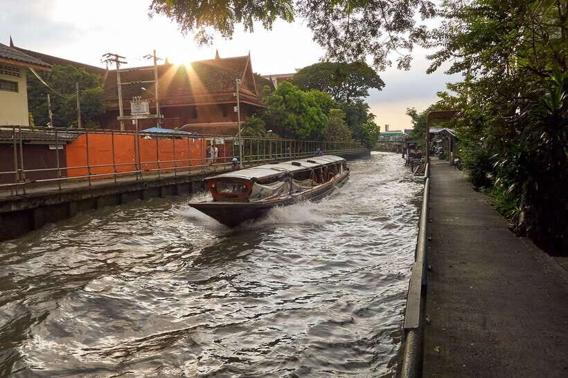 Bangkok Classic Discovery - Mahakan Fort Park and Wat Saket: breaks that matter during a long route