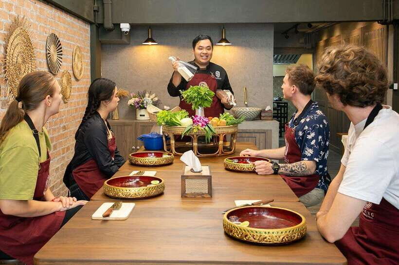 Bangkok: Cooking Class with Market Visit & Tuk Tuk Ride - The tuk-tuk ride back to Sukhumvit 22