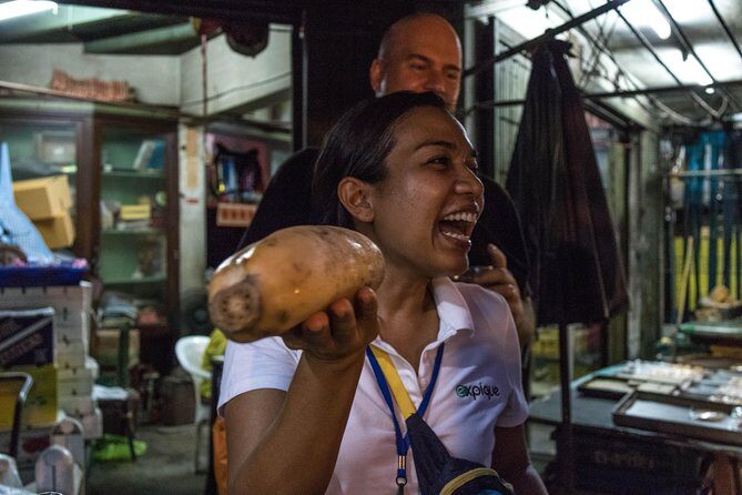 Bangkok Evening Street Food Tuk Tuk Adventure - Grand Palace photo pause: a quick stop that keeps the evening moving