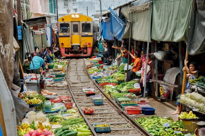 Bangkok: Famous Markets and Dragon Temple Guided Day Tour - Key things to know before you go