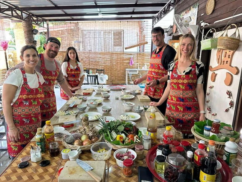 Bangkok: Favourite Thai Flavors Cooking Class by Smart Cook - Key things I’d circle before you book
