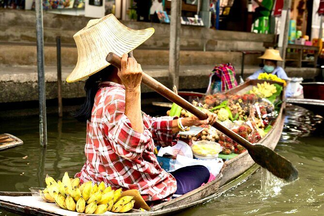 Bangkok: Floating Market and Train Market Experience - Damnoen Saduak Floating Market: food, boats, and a guided walk