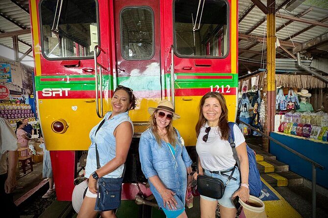 Bangkok: Floating Market and Train Market Experience - Guide support and the 28-language audio setup