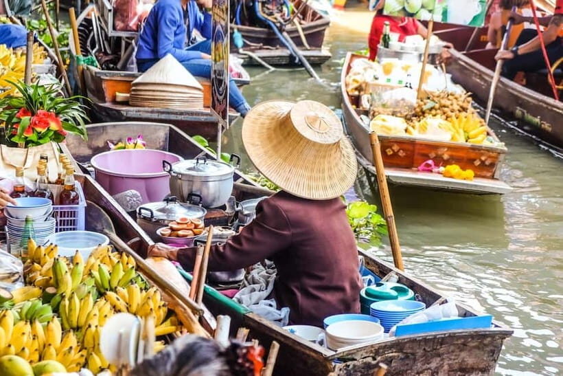 Bangkok: Floating Market, Phra Pathom Pagoda & Cafes Tour - Siam Paragon pickup: the simple start to a long, full day