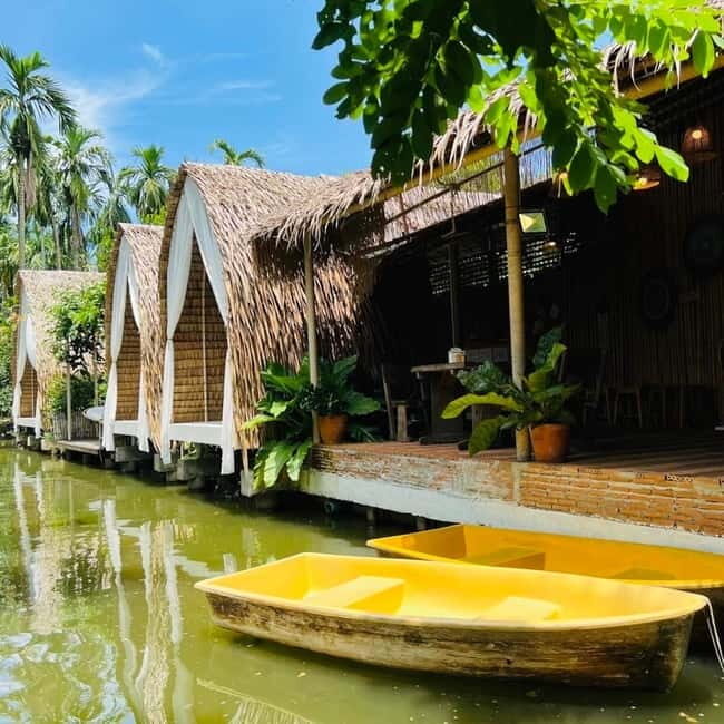 Bangkok: Floating Market, Phra Pathom Pagoda & Cafes Tour - Phra Pathom Chedi: Thailand’s tallest stupa in calmer grounds