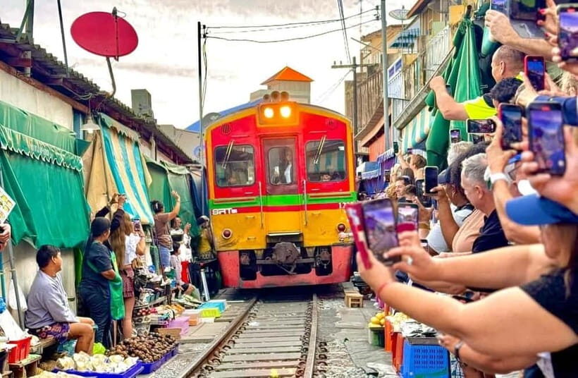 Bangkok: Floating Market & Railway Market with Hotel Pick Up - The English Guide Advantage (and Why It Changes the Day)