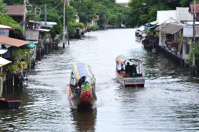 Bangkok Floating Markets and Boat Tour - Start at the temple: Buddha respect, lotus offerings, and calm