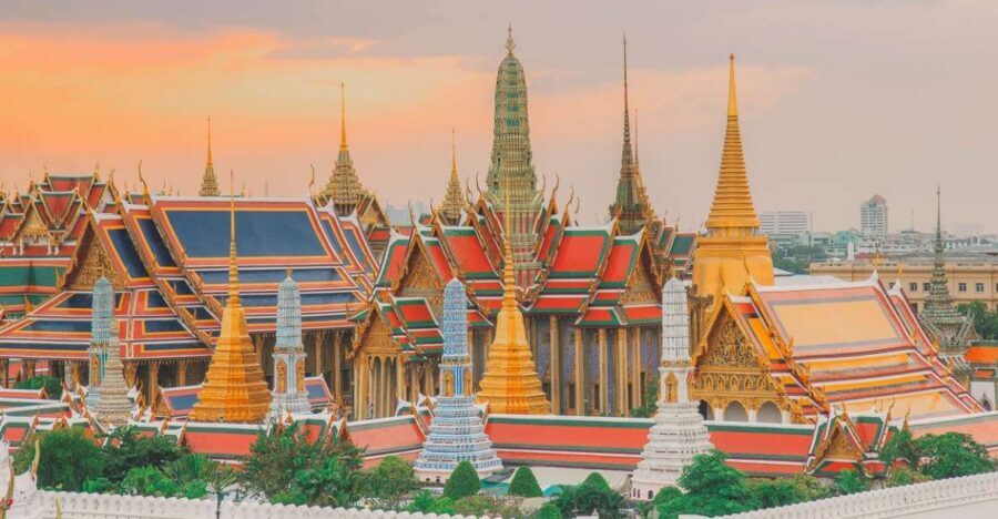 Bangkok: Grand Palace and Emerald Buddha Half-Day Tour - Wat Phra Kaew: The Emerald Buddha and Why Jade Matters