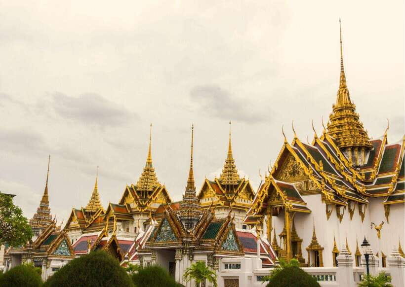 Bangkok: Grand Palace & Emerald Buddha Entry with Audioguide - Khon Performance at Sala Chalermkrung Royal Theatre