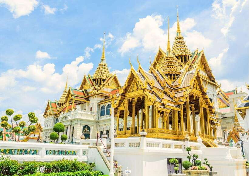 Bangkok Grand Palace & Emerald Buddha Flexible Pass w/ Audio - Entering the Grand Palace with skip-the-line access