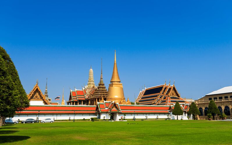 Bangkok: Grand Palace Skip-the-Line Entry Ticket - Skip-the-line at Mani Nopparat Gate: starting fast