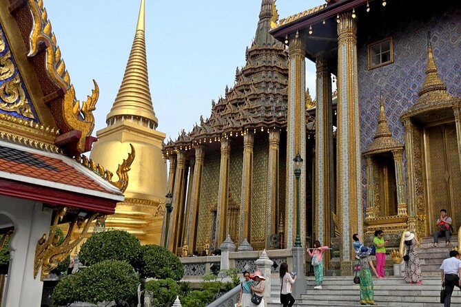 Bangkok Grand Palace Tour with Convenient Hotel Transfer - Wat Phra Kaew: The Emerald Buddha and the Strict Rules