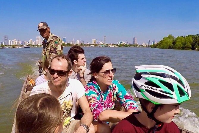 Bangkok Green Oasis 4-Hour Bike Tour with Boat Ride - Stop 2: Sri Nakhon Khuean Khan Park and Botanical Garden fish-feeding break
